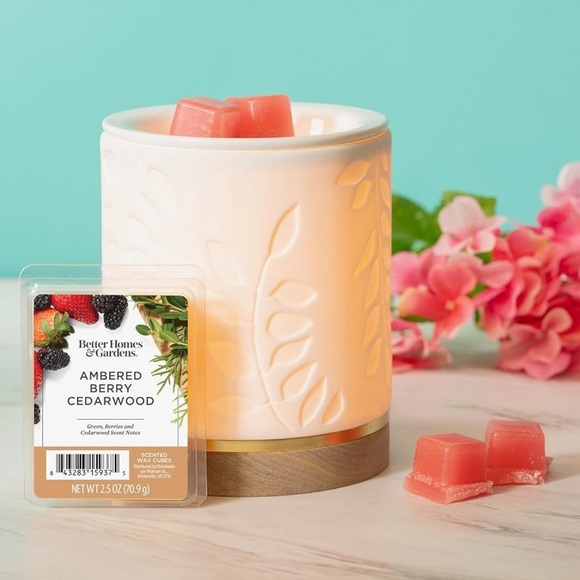 NewLot Of 4 Better Homes & Gardens Ambered Berry Cedarwood Wax Melts 2.5 oz Each - Picture 1 of 6